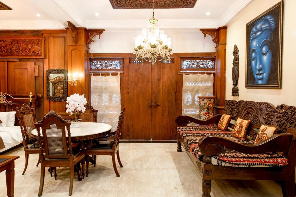 Living room, Seating area