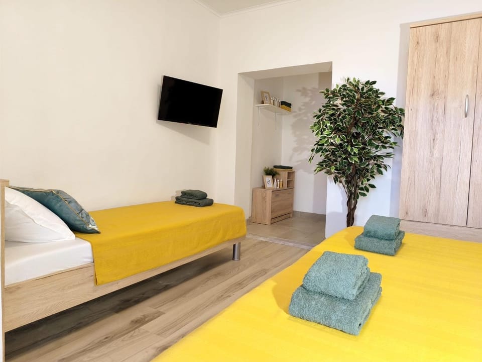 Room 'Šima' with private bathroom and free air-conditioned summer kitchen Bed and Breakfast in Dubrovnik-Neretva County