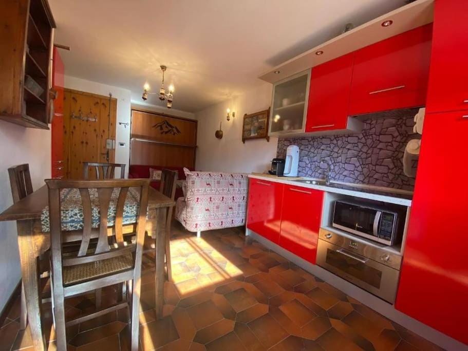 Hostdomus - Grand Villard Suite Apartment in Sauze d'Oulx