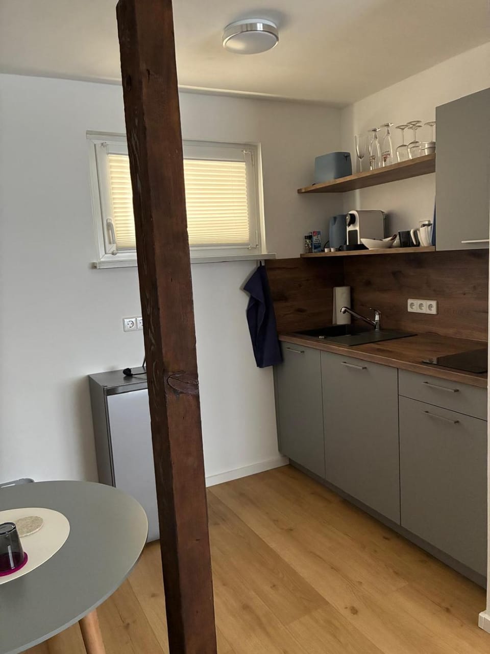Kitchen or kitchenette, Dining area, oven, pet friendly, stove