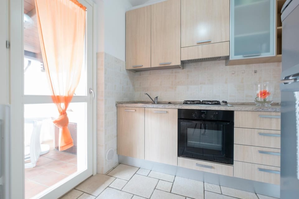 Kitchen or kitchenette, kitchen