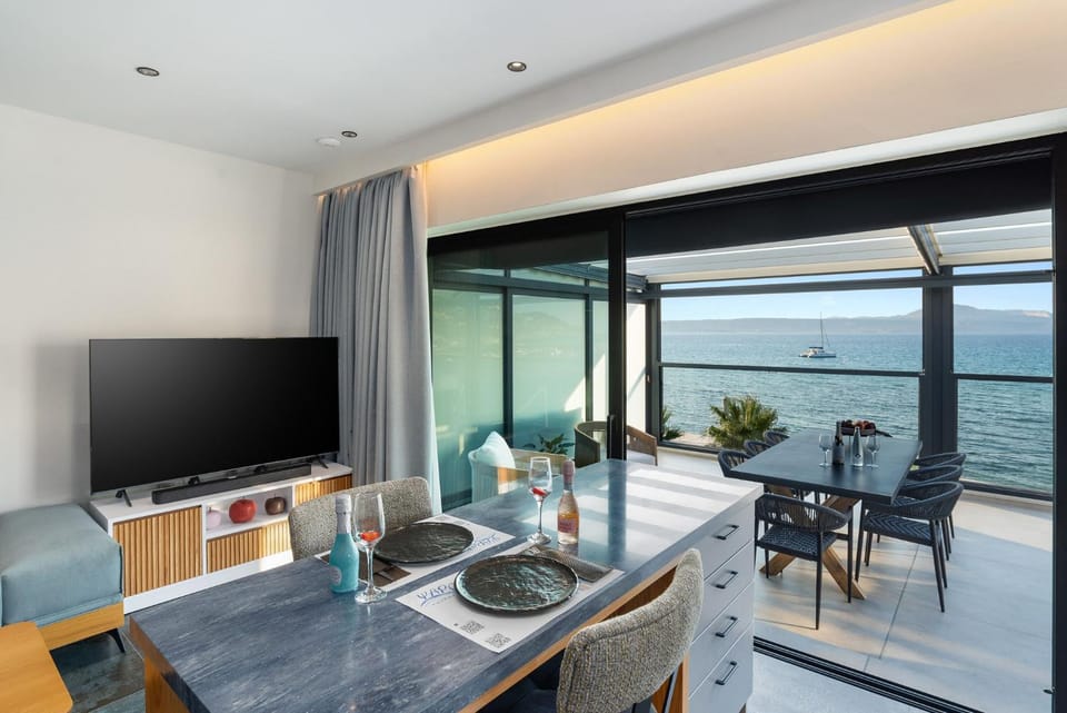 TV and multimedia, Dining area