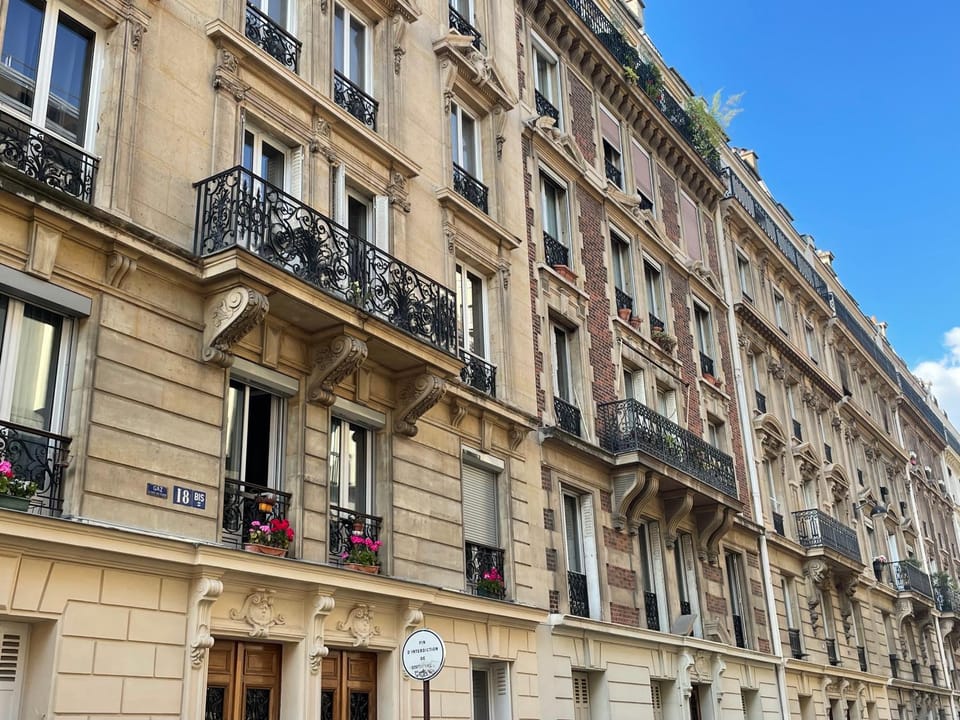Property building, Day, Neighbourhood, City view, Street view