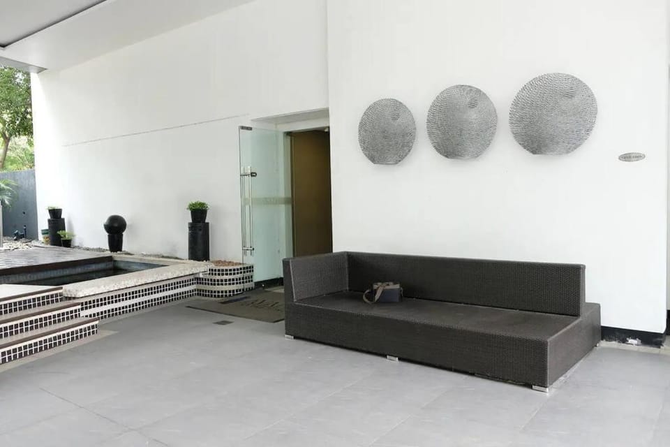 Marina- Avant BGC parking w fee Apartment in Makati