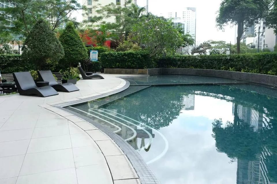 Marina- Avant BGC parking w fee Apartment in Makati