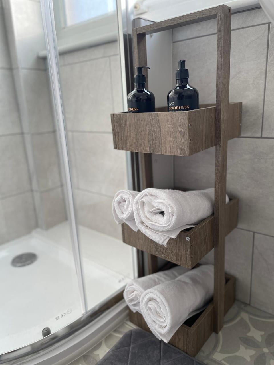 Shower, Bathroom, towels