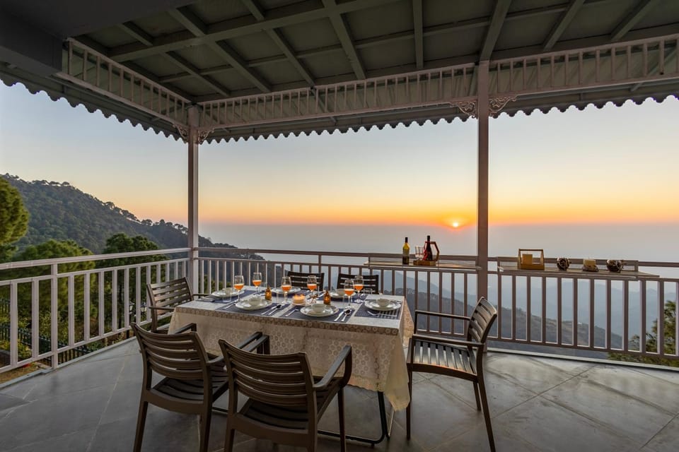 Day, Balcony/Terrace, Dining area, Mountain view