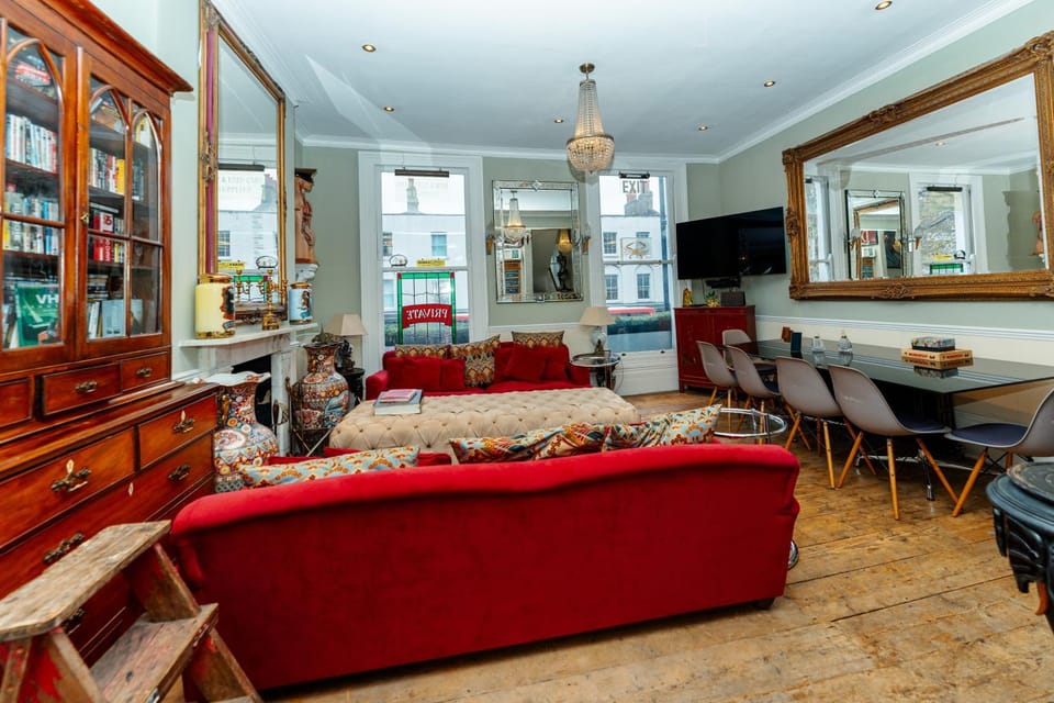 Ultrachic Georgian Townhouse In Central London Apartment in London Borough of Southwark