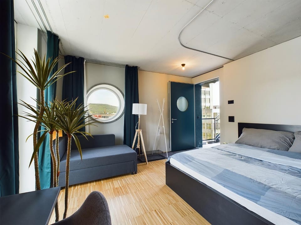 Bed, Living room, Photo of the whole room, Seating area, Bedroom