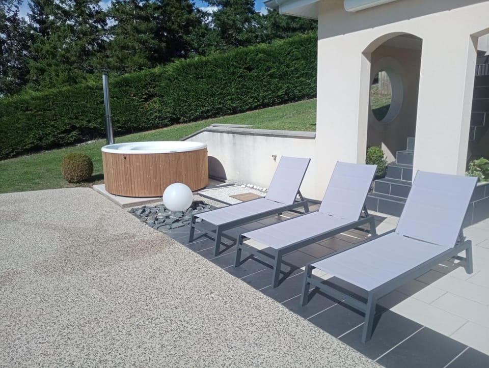 Hot Tub, Spa and wellness centre/facilities