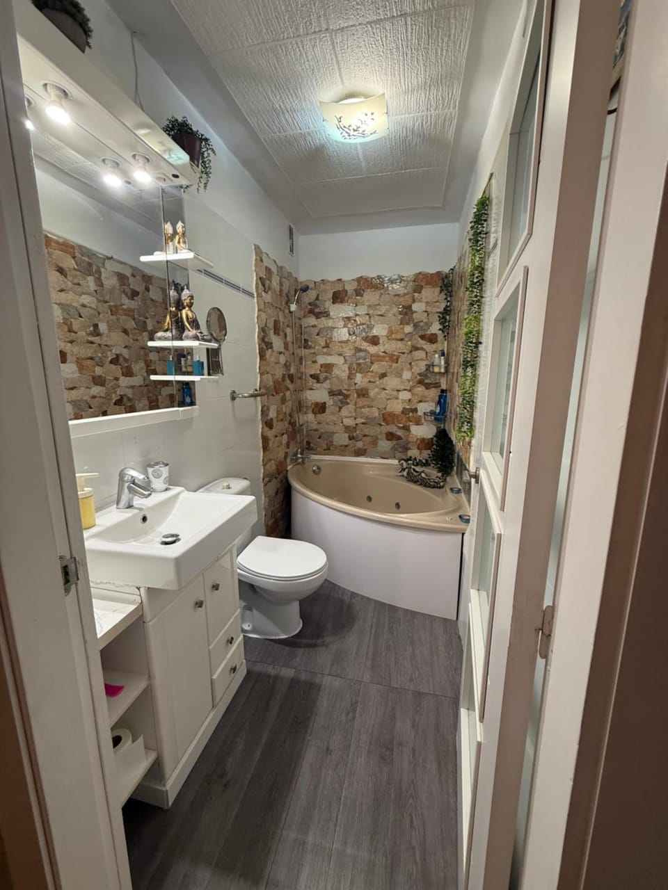 Bathroom, Bath, towels