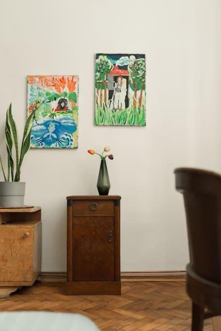 Artisan & Old-timey 2 bedrooms home Apartment in Prague