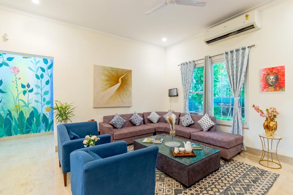 Living room, Seating area, air conditioner