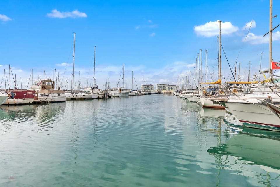 Neighbourhood, Sea view