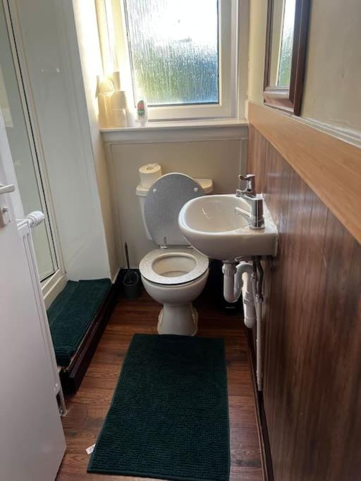One Bedroom Apartment in Gorgie with new central heating system Apartment in Edinburgh