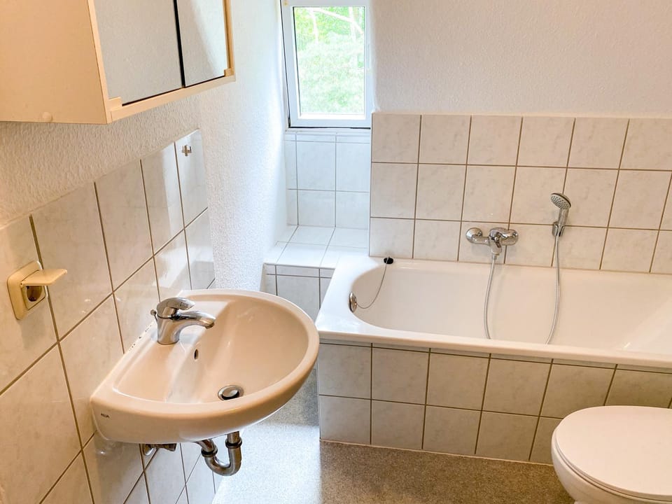 Shower, Toilet, Bathroom, Bath