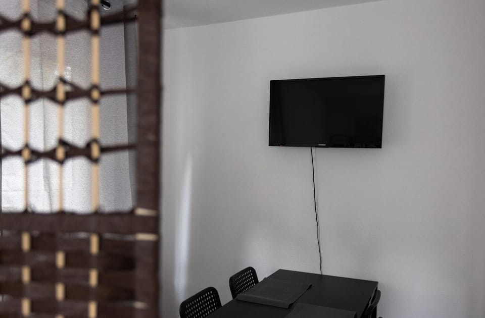 Communal lounge/ TV room, TV and multimedia, Living room, Evening entertainment