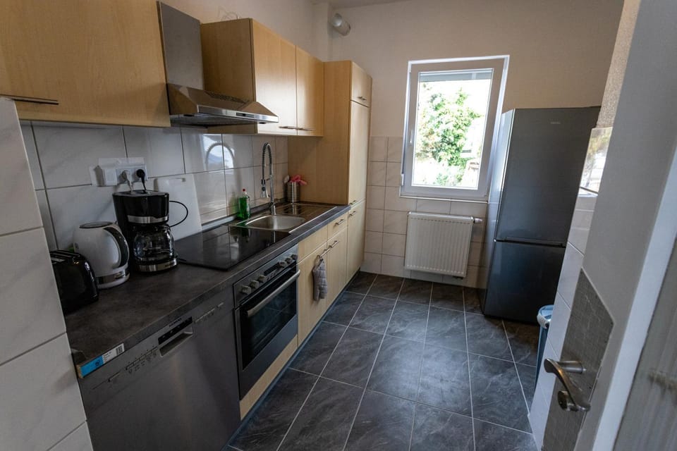 Coffee/tea facilities, Kitchen or kitchenette, dishwasher, oven, pet friendly, stove, toaster