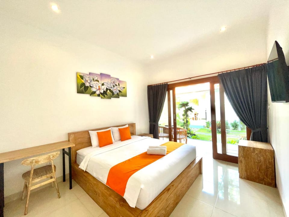 Bed, TV and multimedia, Bedroom