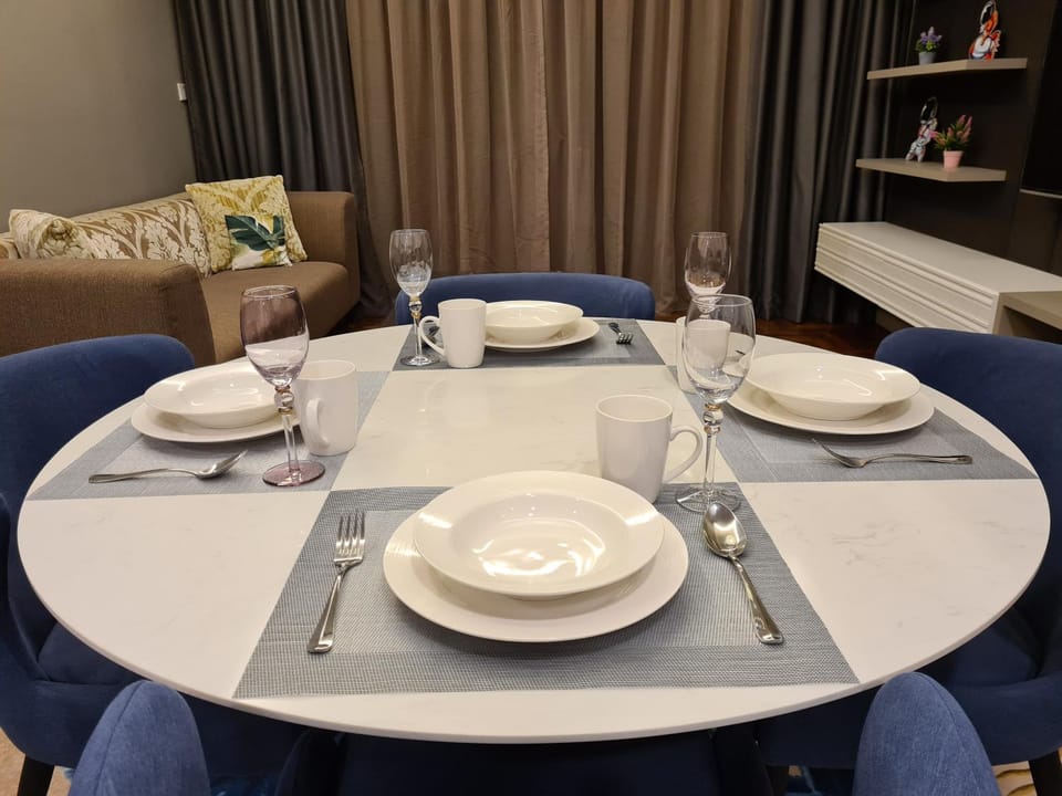 Living room, Seating area, Dining area