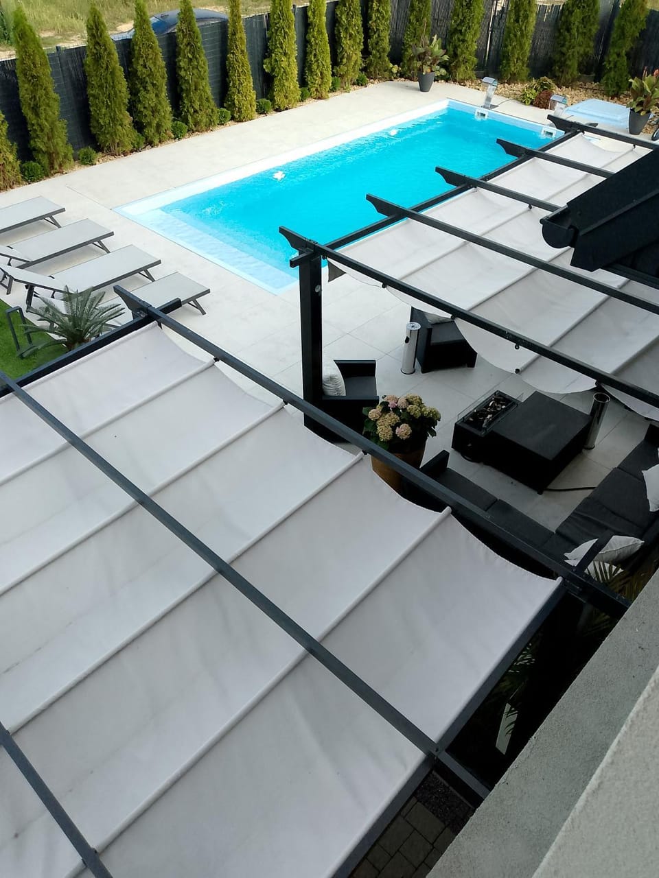 Garden, Pool view, Swimming pool, Swimming pool, sunbed