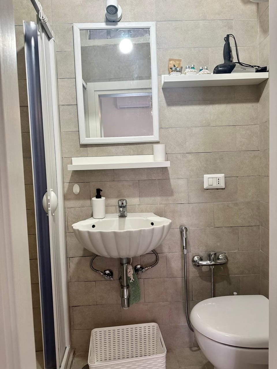Shower, Toilet, Bathroom, bidet