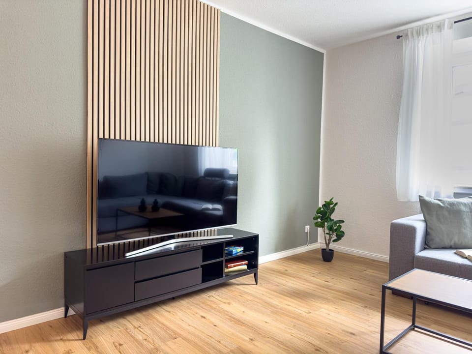 Communal lounge/ TV room, TV and multimedia, Living room, Seating area, Evening entertainment