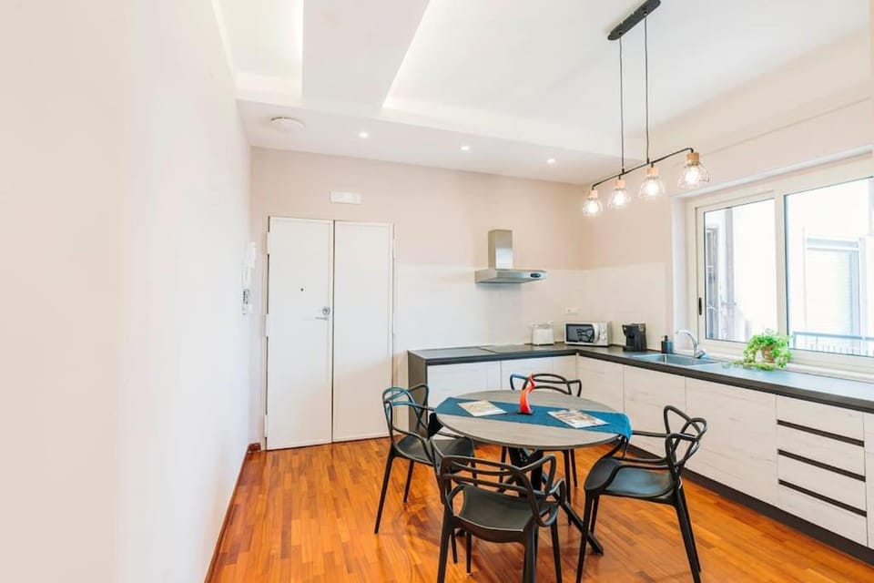Kitchen or kitchenette, Kitchen or kitchenette, Dining area