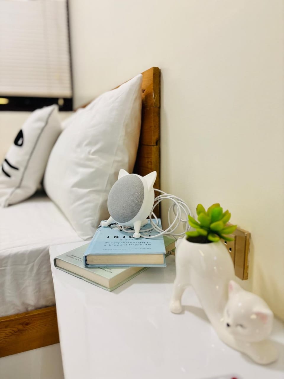 Hikari Neko Japandi Studio near Fuente, FREE Parking - Fast Wi-fi Netflix Apartment in Cebu City