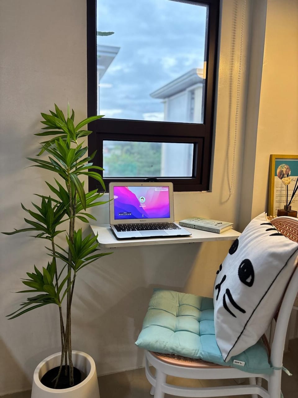 Hikari Neko Japandi Studio near Fuente, FREE Parking - Fast Wi-fi Netflix Apartment in Cebu City