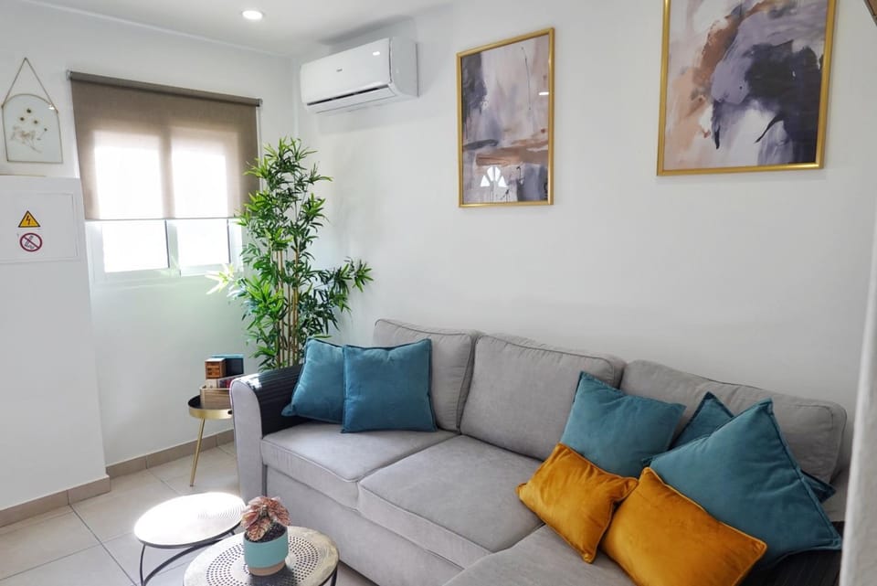 Living room, air conditioner