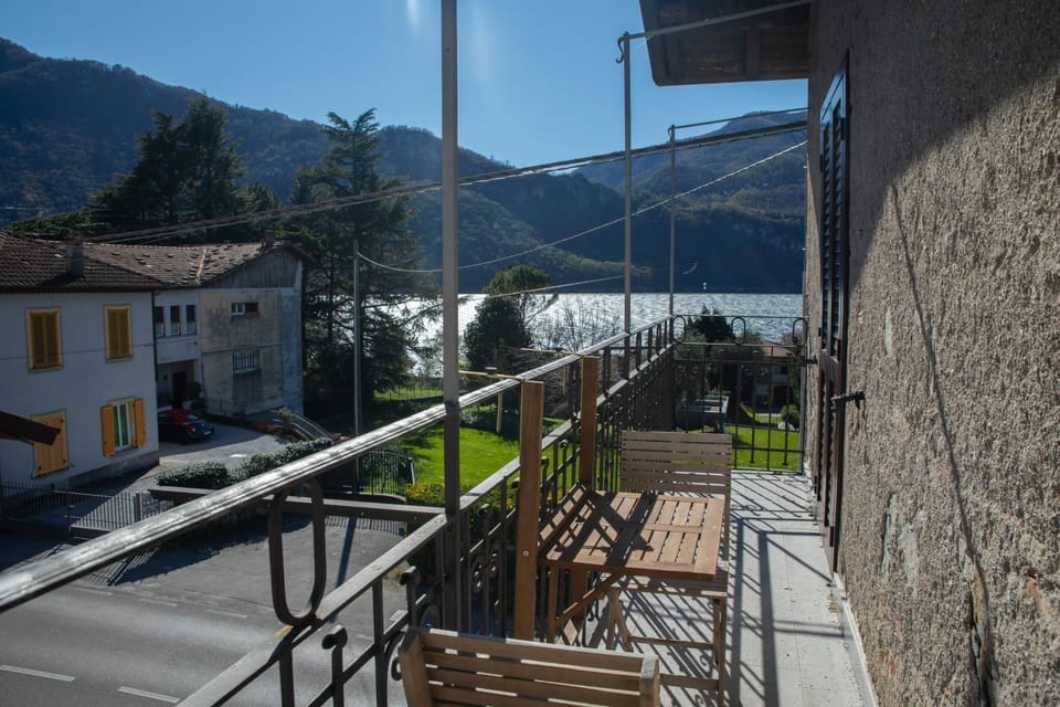 Balcony/Terrace, Lake view