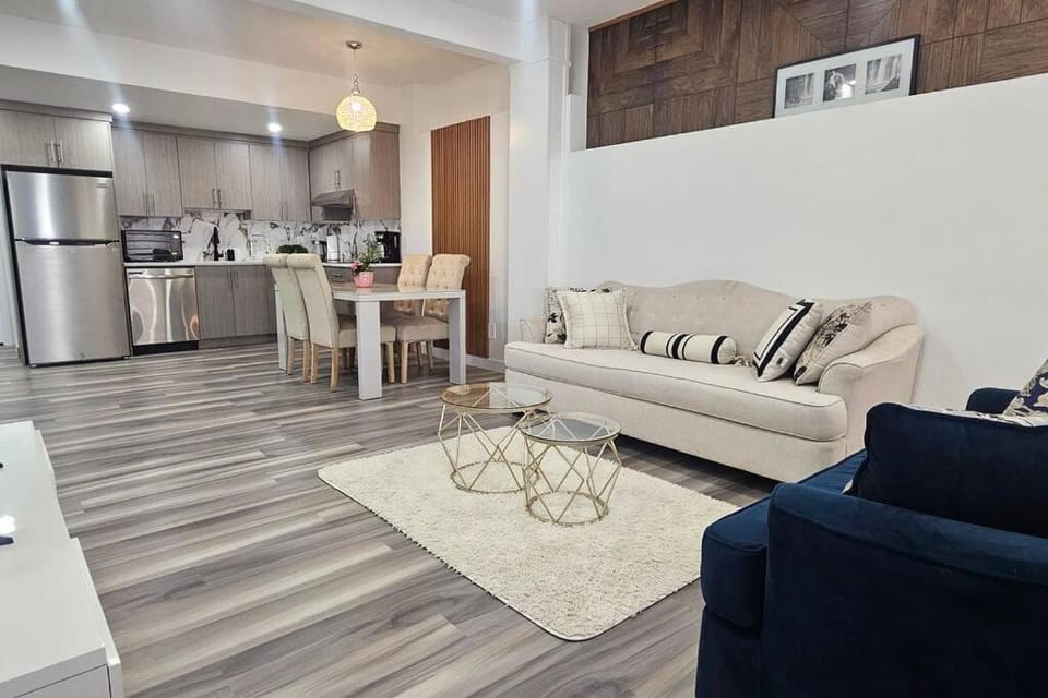Kitchen or kitchenette, Living room, Seating area, Dining area, dishwasher