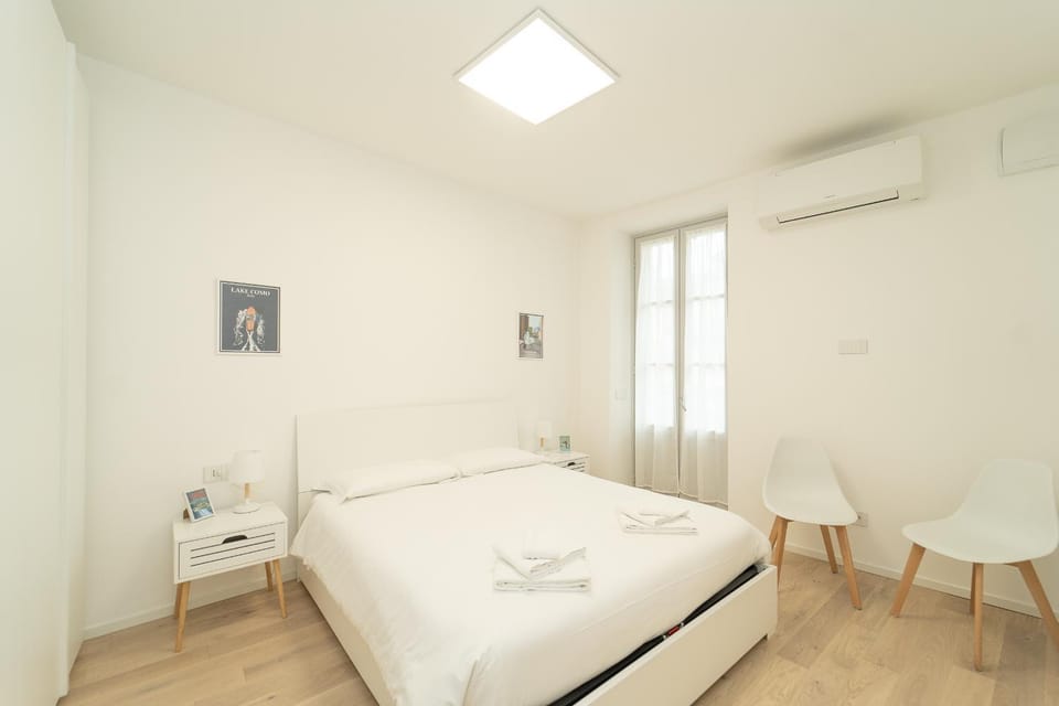 Bed, Photo of the whole room, Bedroom, air conditioner
