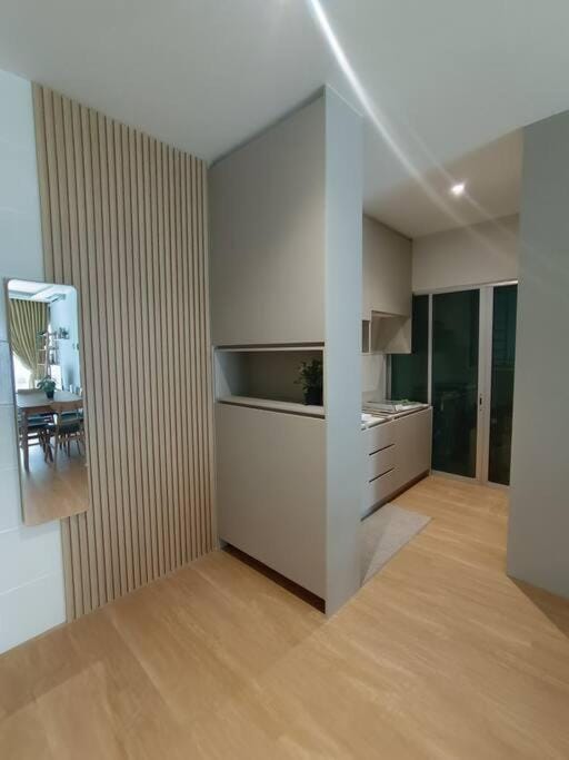 Rosaz Homestay, KLCC View 3R at Razak City Residence Apartment in Federal Territory of Kuala Lumpur