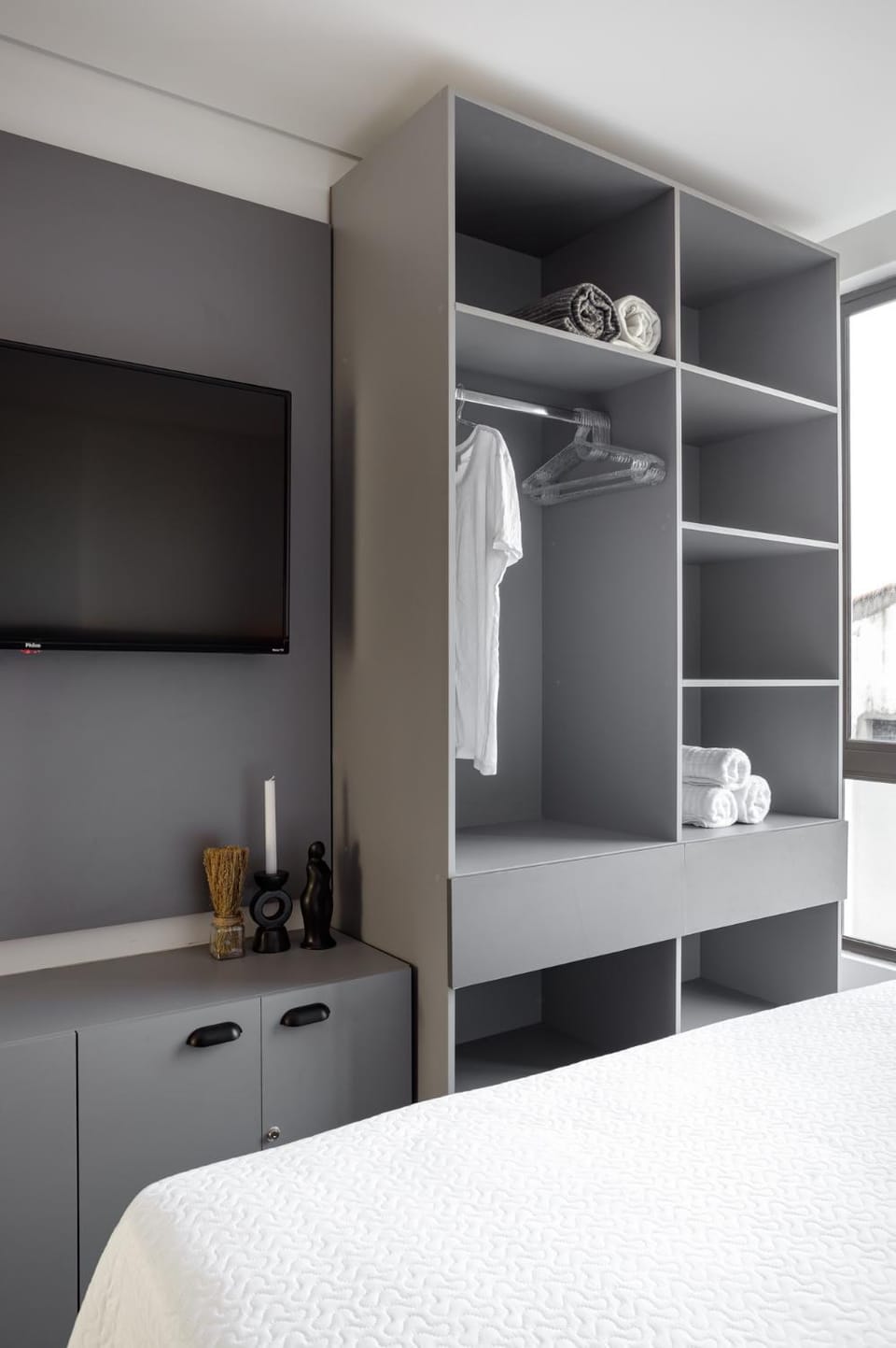 Bed, TV and multimedia, Bedroom, towels, wardrobe