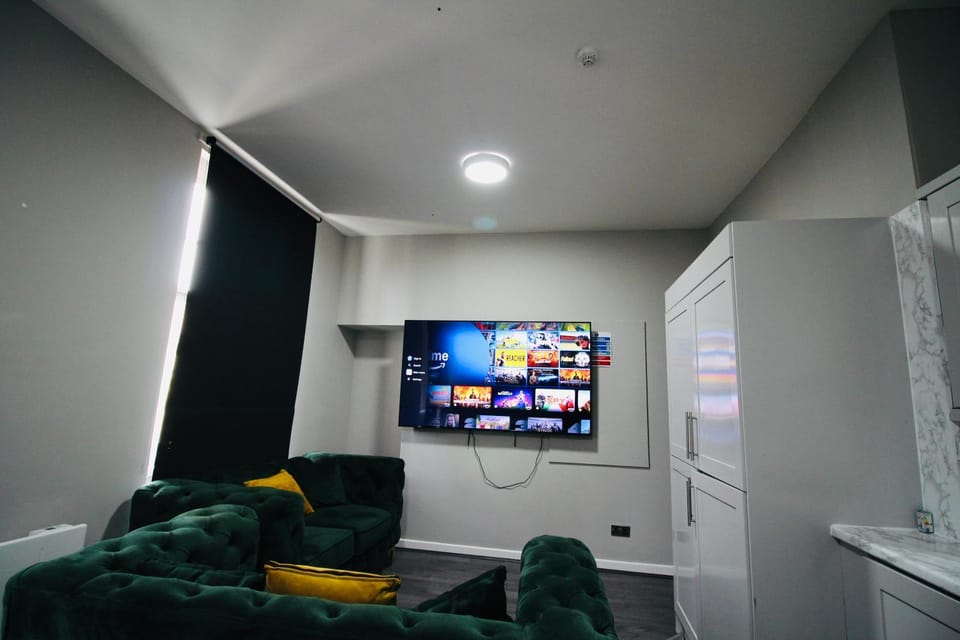Communal lounge/ TV room, Dining area