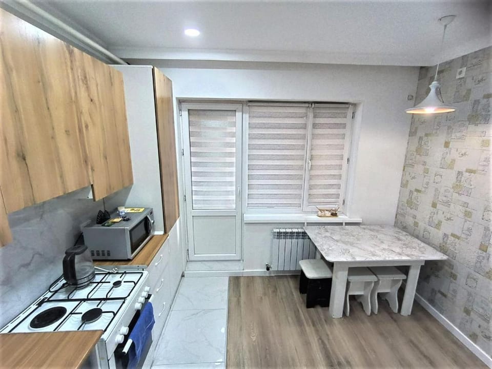 Kitchen or kitchenette, Dining area, pet friendly, stove