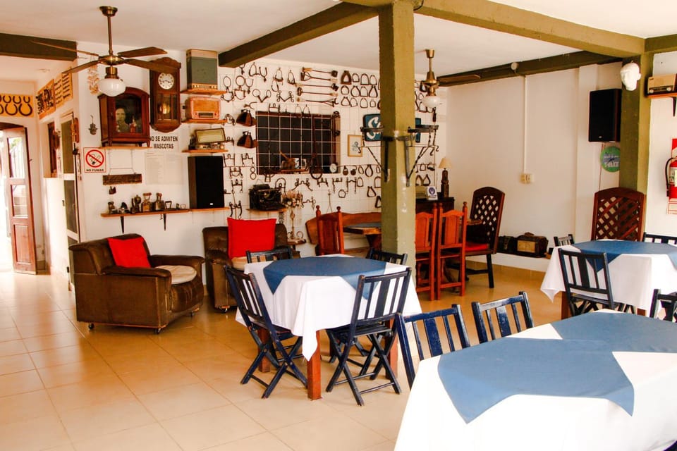 Living room, Breakfast, Internal: Not applicable to any particular room
