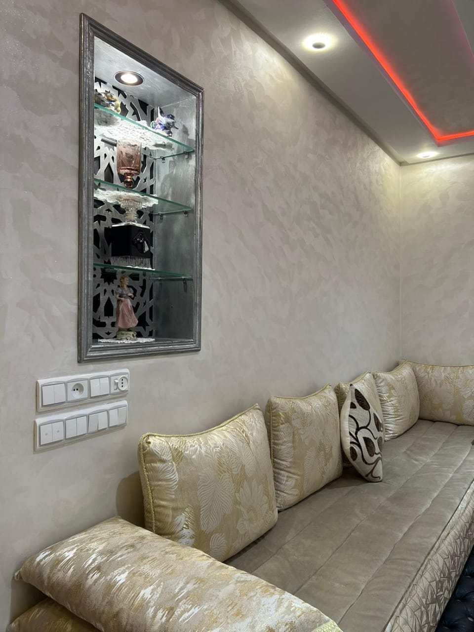 Living room, Seating area