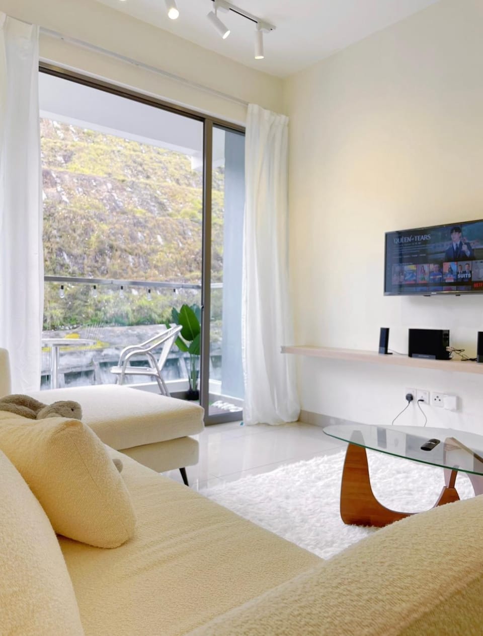 Communal lounge/ TV room, TV and multimedia, Living room, Seating area
