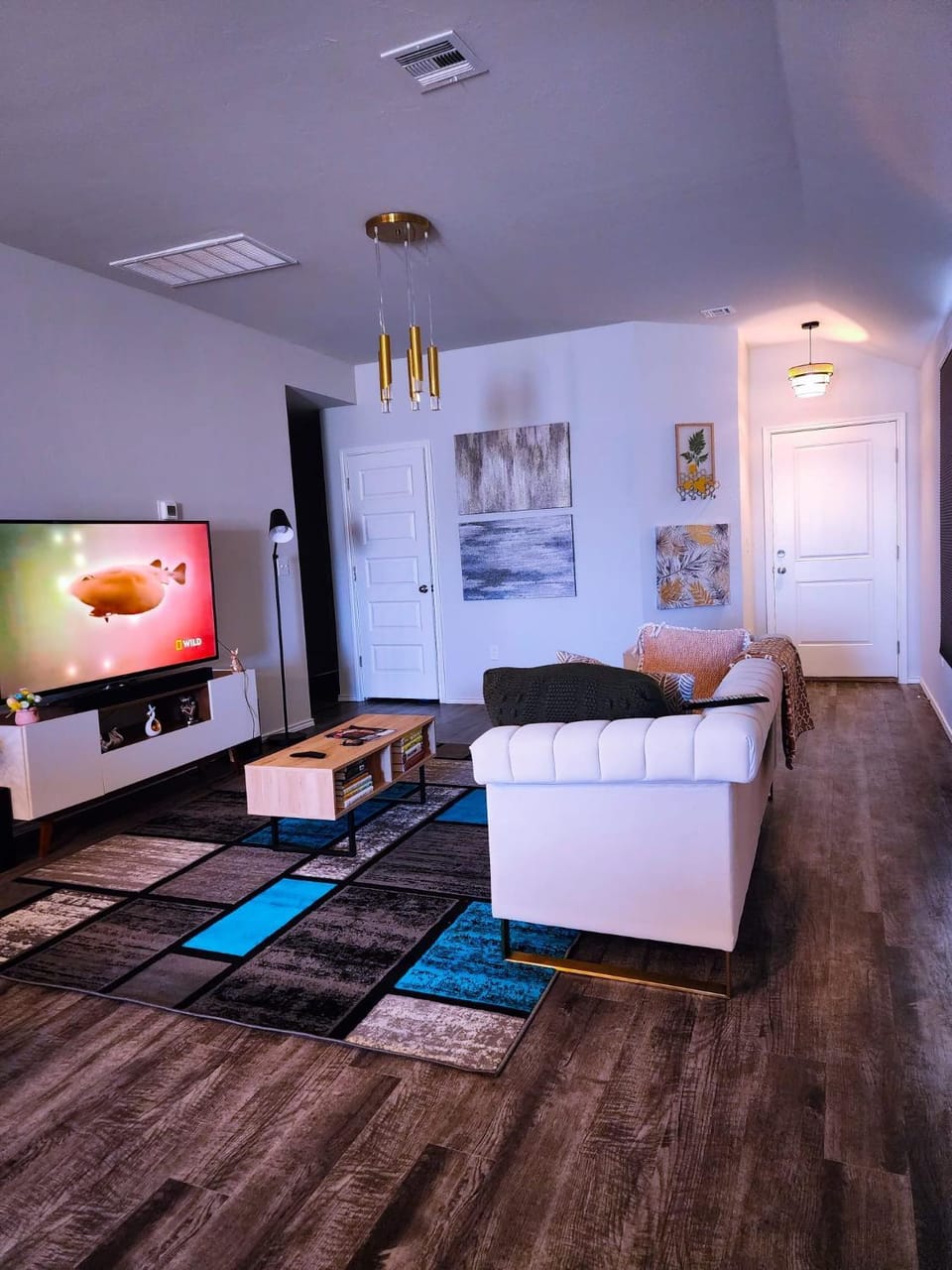 Communal lounge/ TV room