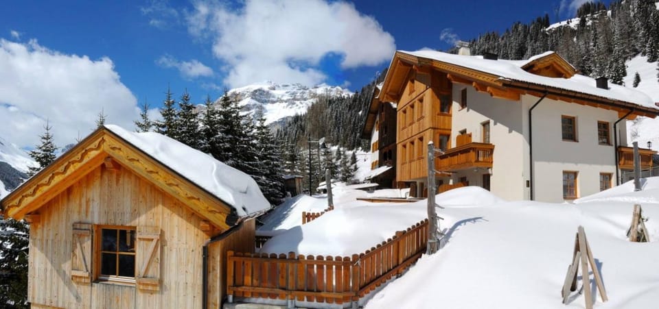Design Chalet Zirm - check-in at Olympia Hotel Bed and Breakfast in Trentino-South Tyrol