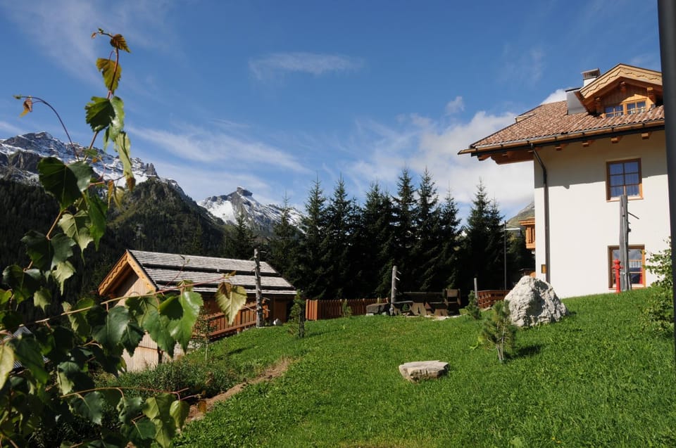Design Chalet Zirm - check-in at Olympia Hotel Bed and Breakfast in Trentino-South Tyrol