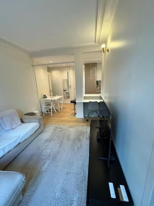 Charmant Appartement Alésia Apartment in Paris