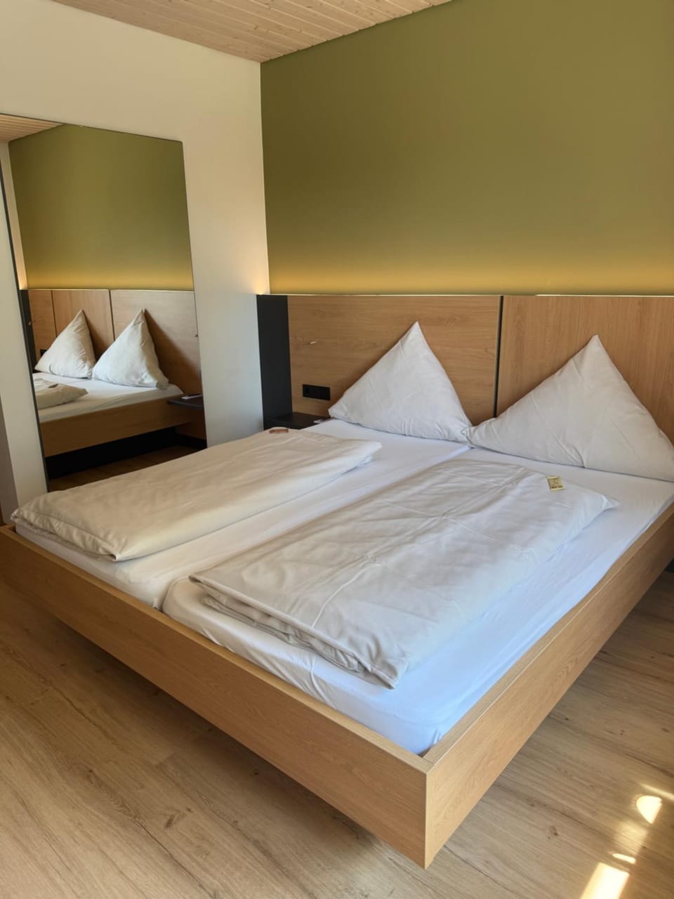 Bed, Photo of the whole room