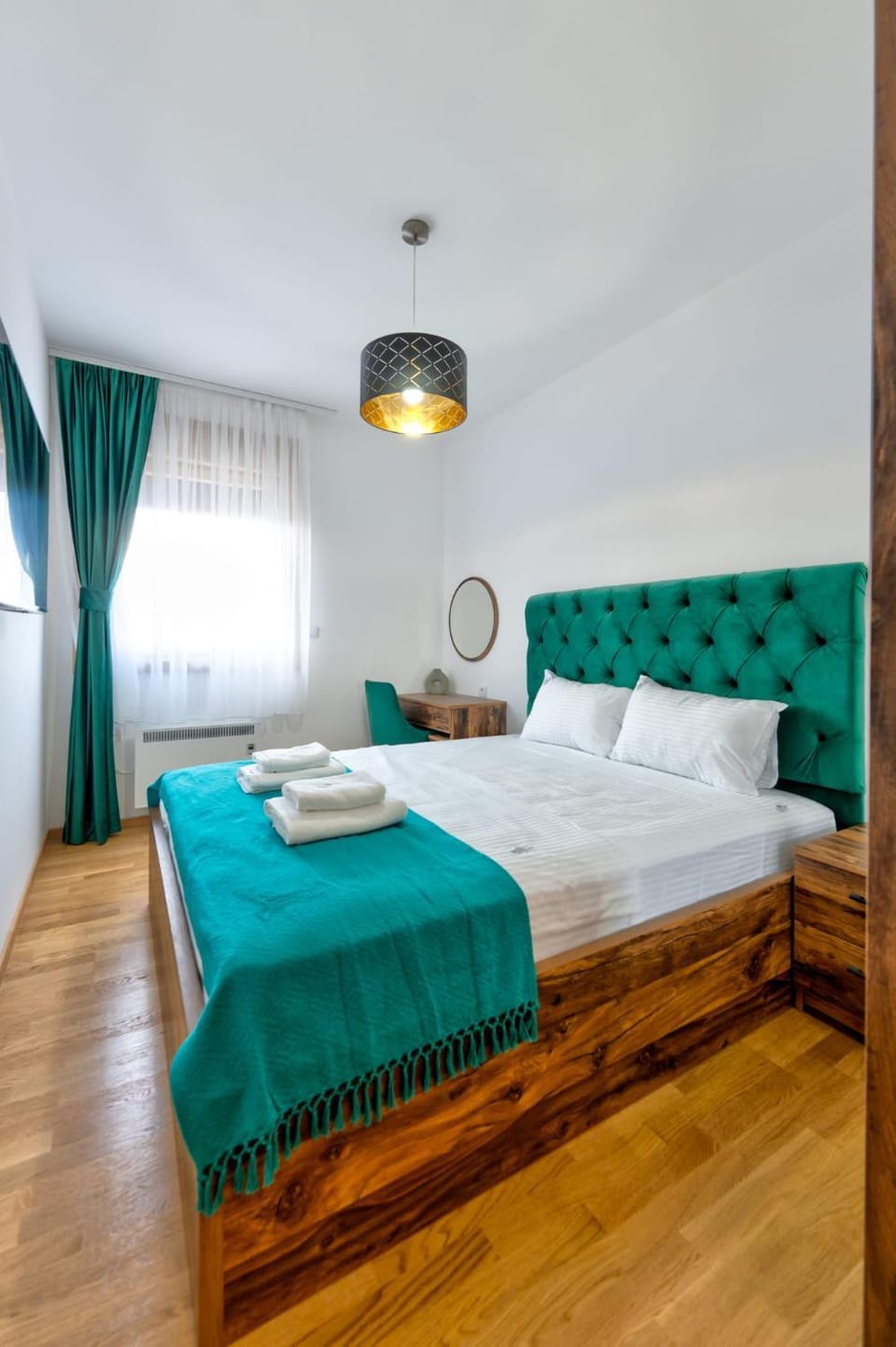Bed, Photo of the whole room, Bedroom, towels