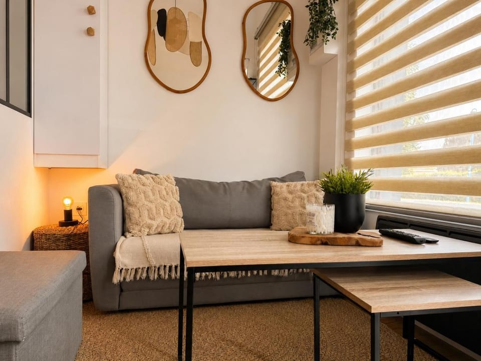Studio premium, à 50m du Lac d'Ardres avec terrasse Apartment in Hauts-de-France