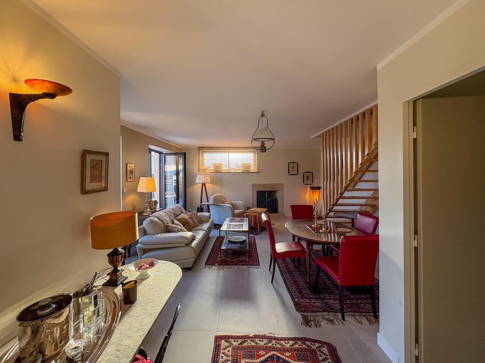 Living room, Seating area, Dining area
