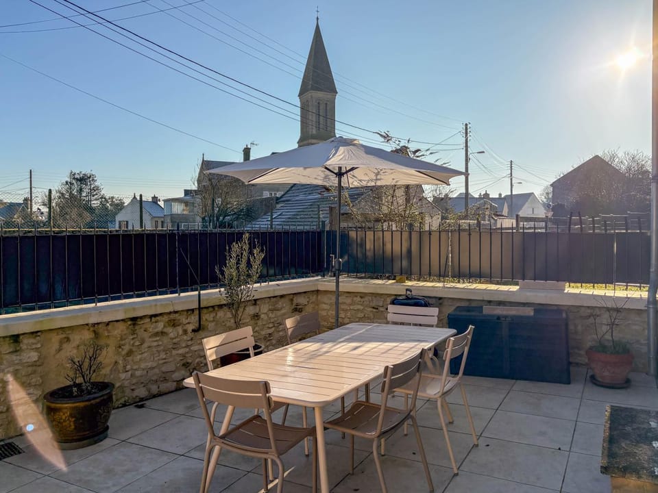 Property building, Patio, View (from property/room), Balcony/Terrace, Dining area